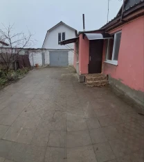 Продається добротний господарський будинок в Чугуєві