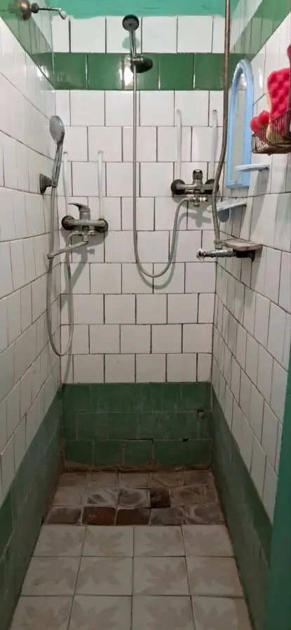 Продам квартиру гостинного типу 5