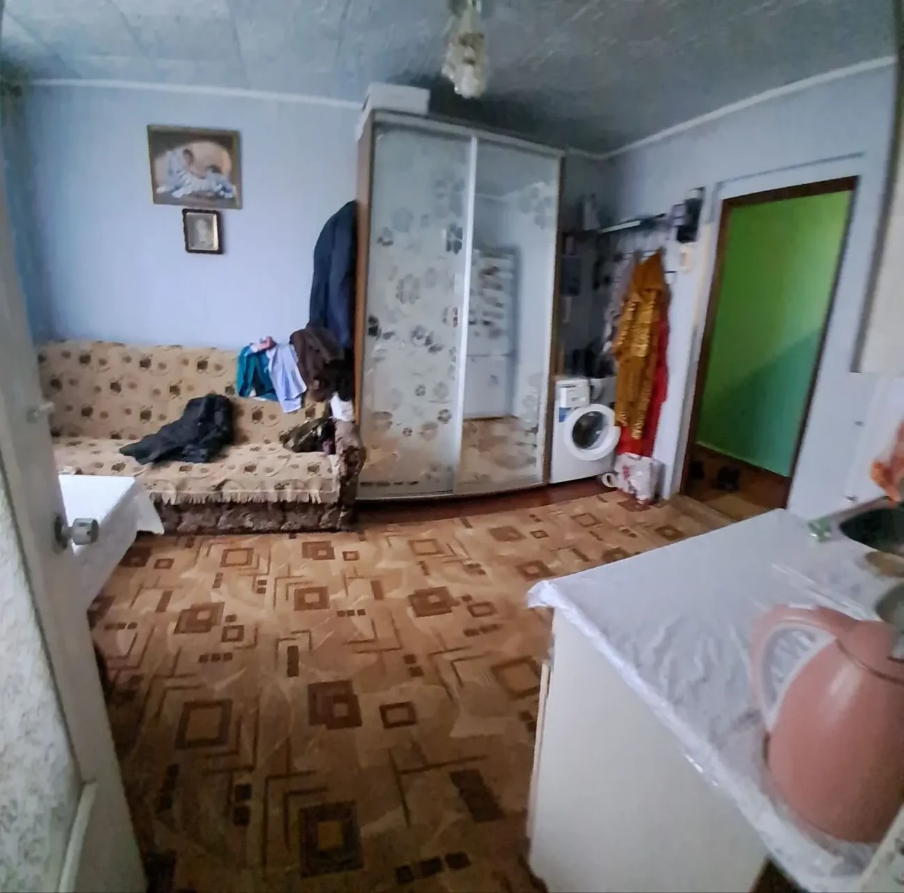 Продам квартиру гостинного типу 3