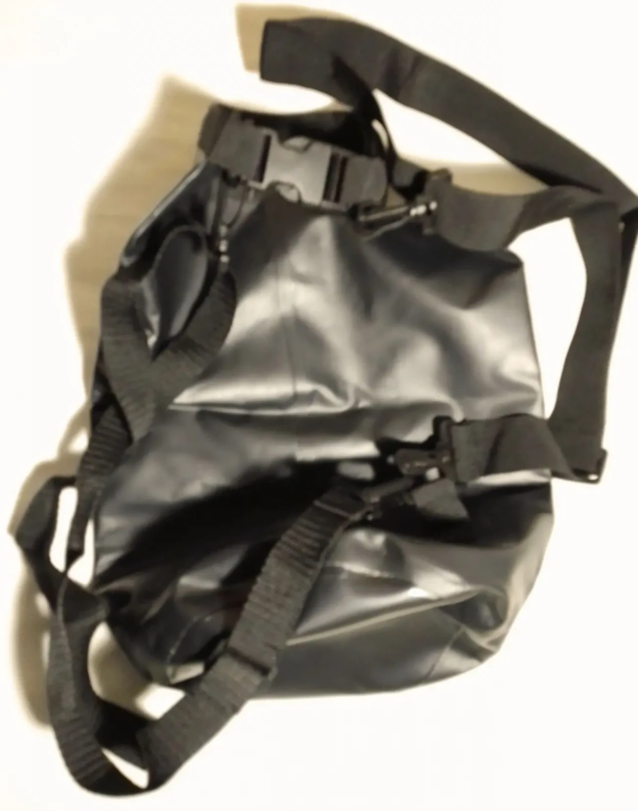 Рюкзак а4 черный водооталкивающий плотный мешок, швы запаяны, шлейки 2