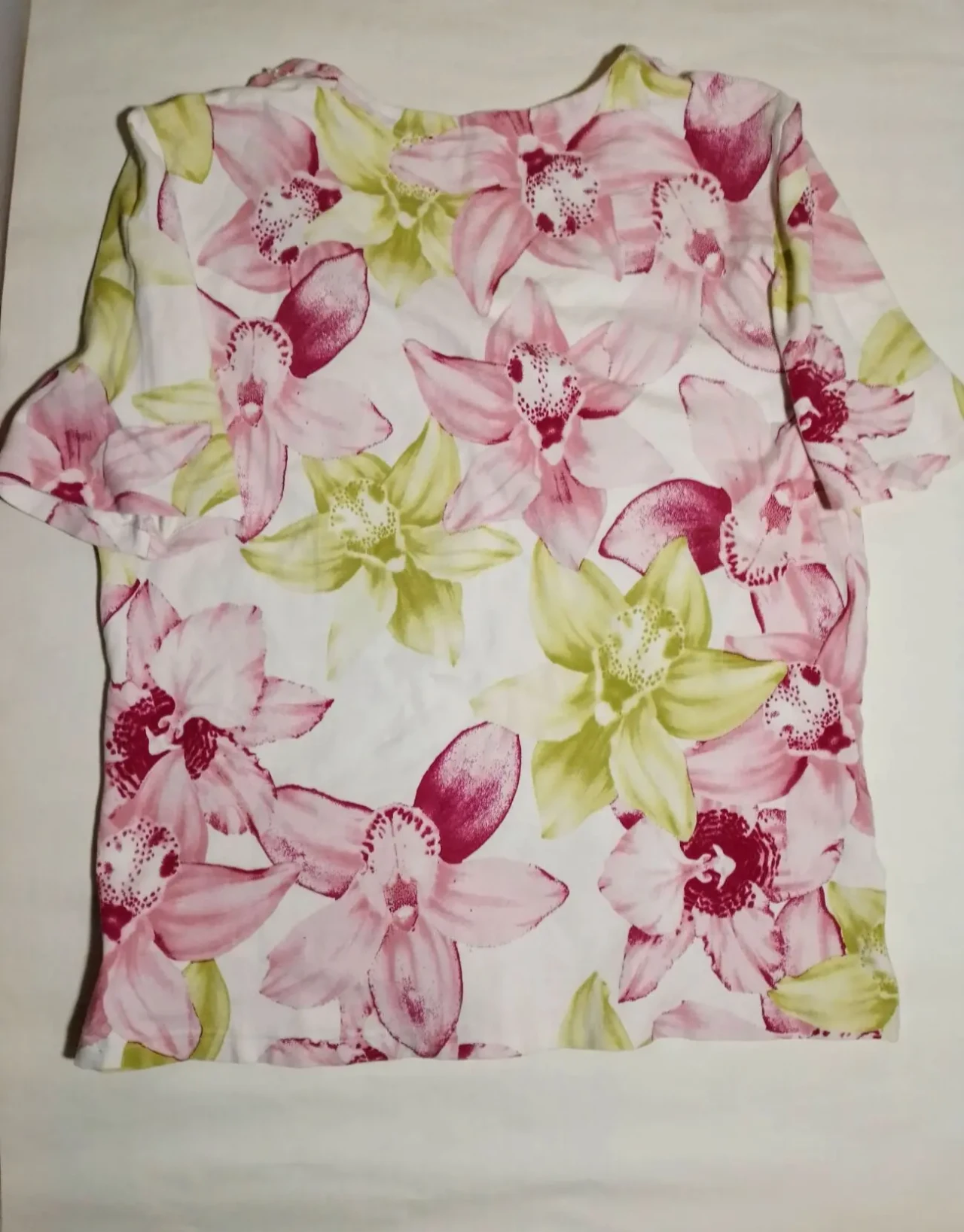 Футболка м 12 белая, розовые и салатовые цветы принт, бисер, хлопок 2