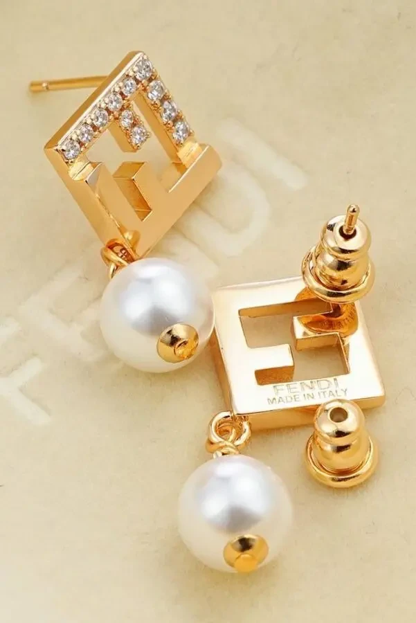 Сережки Fendi 3