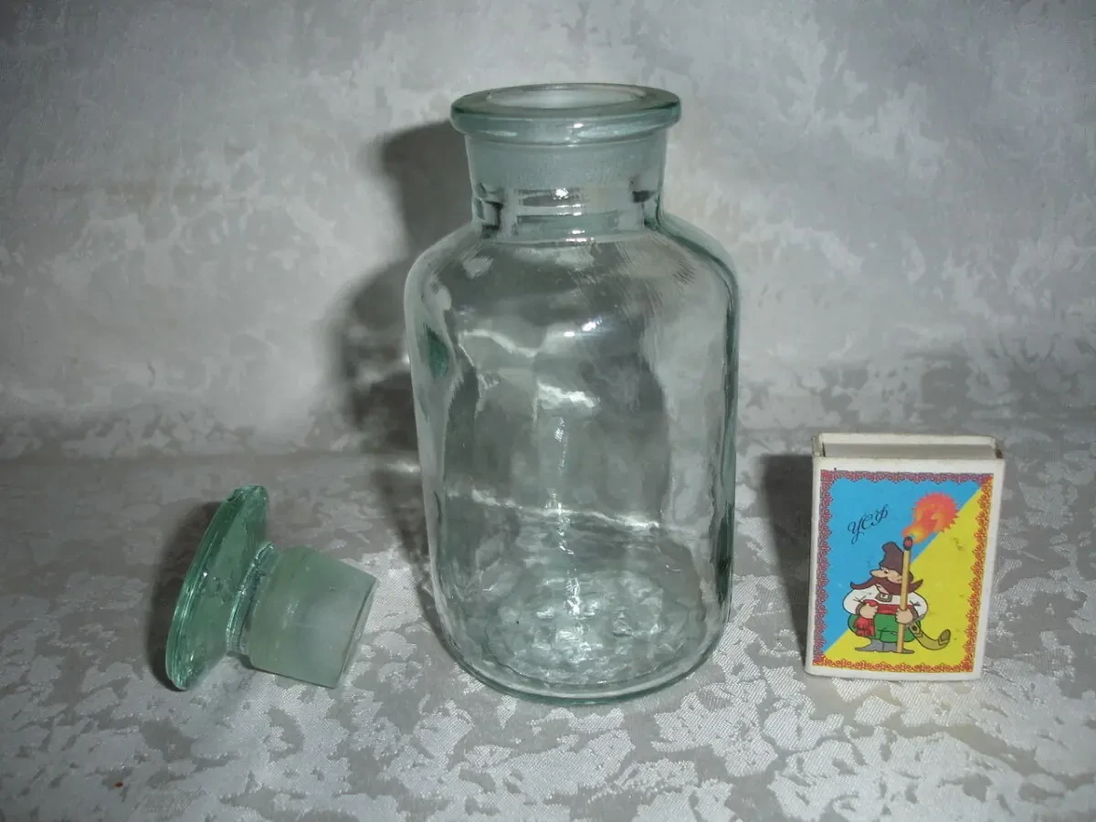 БАНКА/баночка аптечна/лабораторна на 250 мл, з притертою пробкою. 6