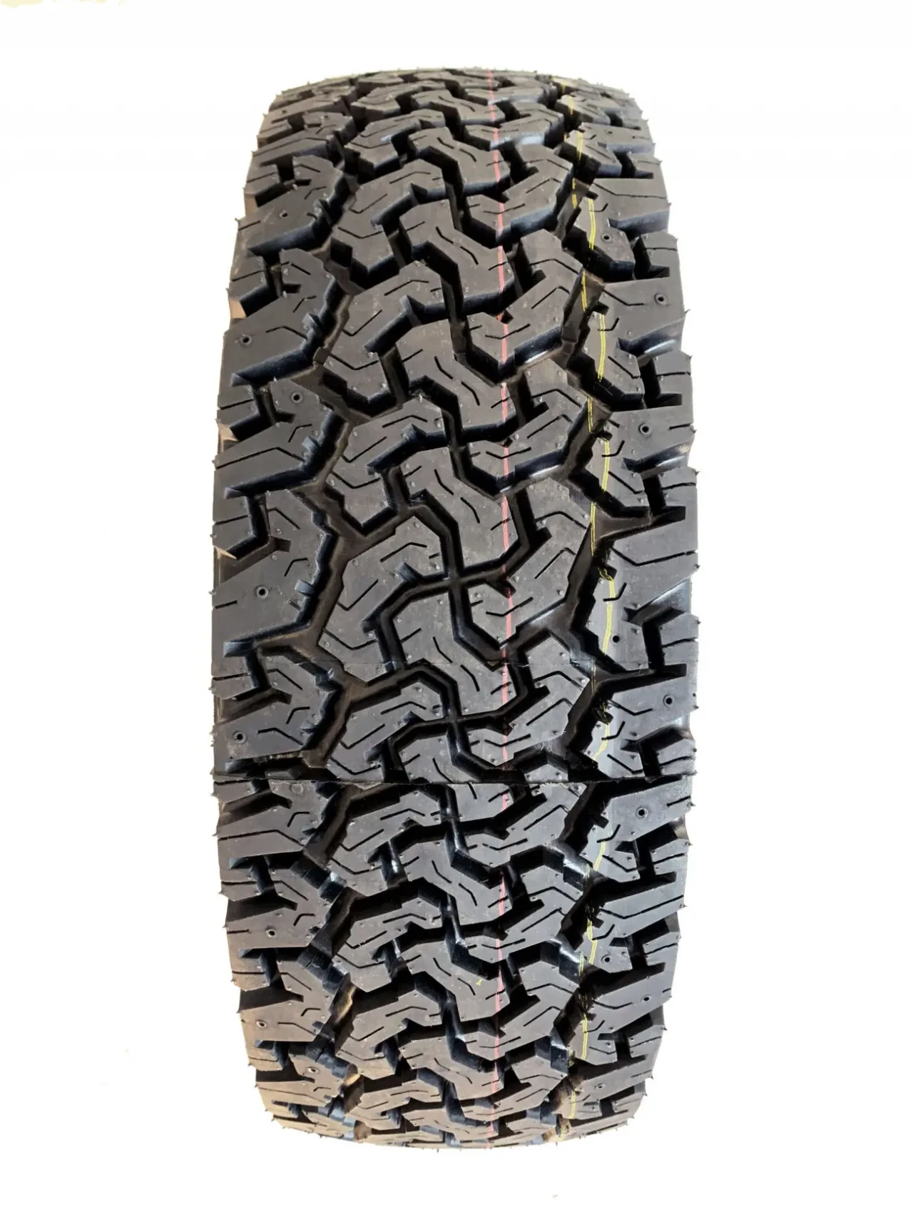 Шина болотна 255/70 R15 108Q резина грязьова 4X4 A/T GOODRICH