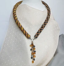 Прикраса із бісеру кольє-джгут Місячне мереживо