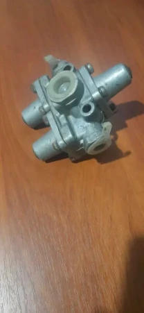 Клапан защитный тройной МАЗ, КАМАЗ, КРАЗ