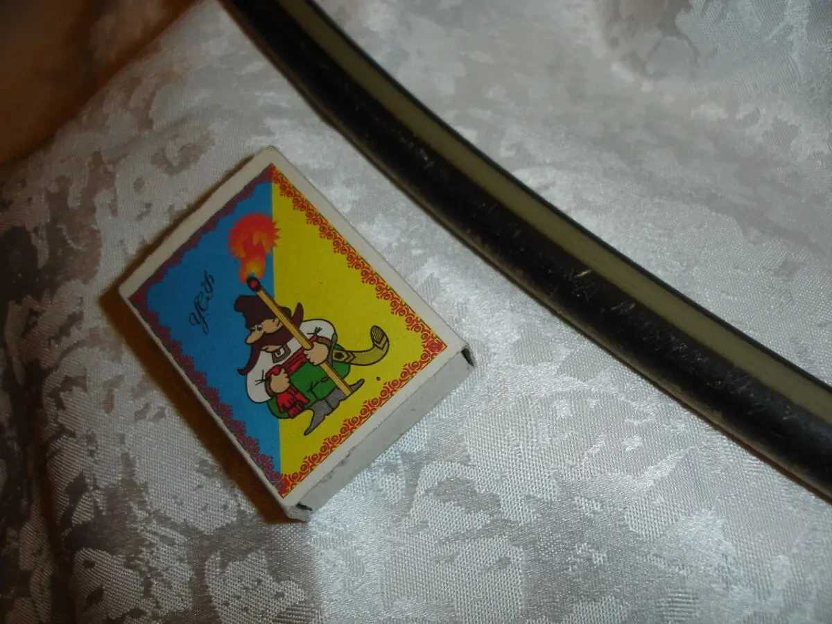 ОБРУЧ гімнастичний пластмасовий круглий діаметром 93 см. Б/в. 6