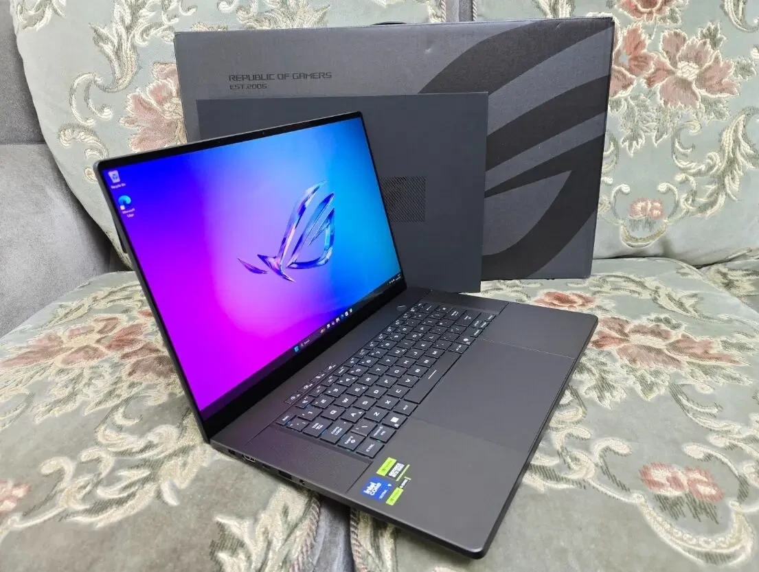 ASUS Rog Zephyrus G16 Ultra 9 285H 32 ГБ 1 ТБ RTX 5070 3