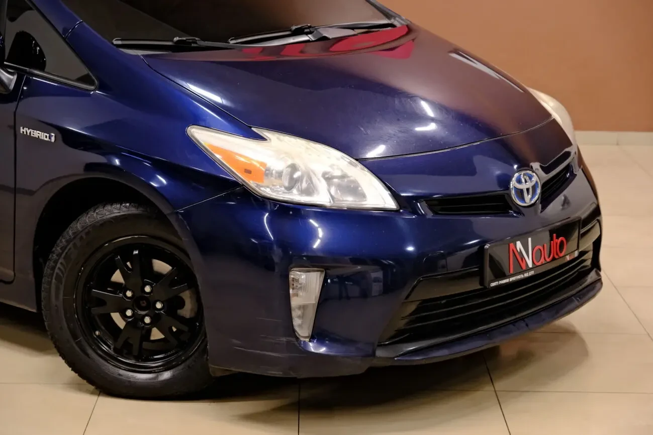 Toyota Prius 3