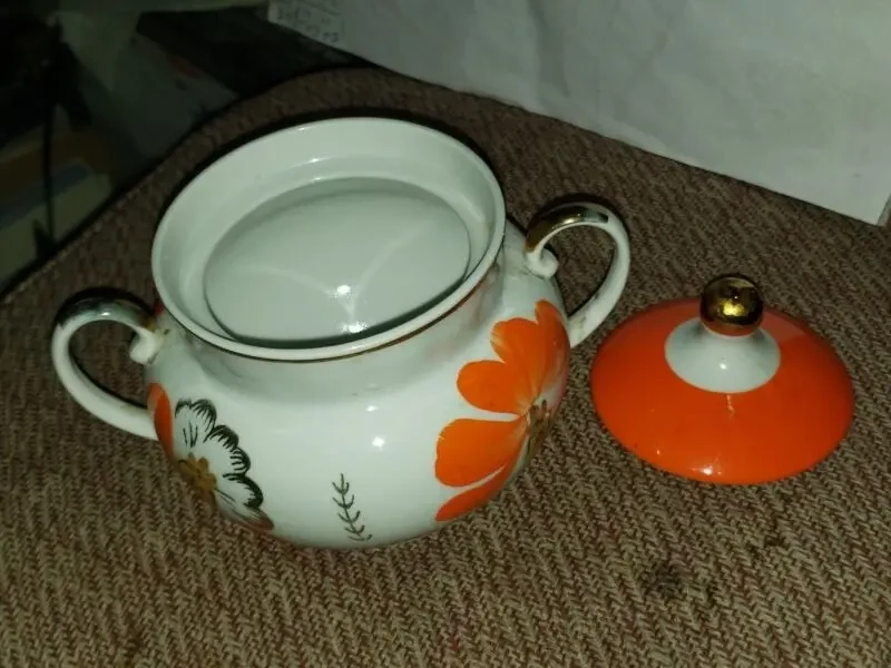 Сахарница ''Маки'' с ручной росписью, Барановска, СССР. 3