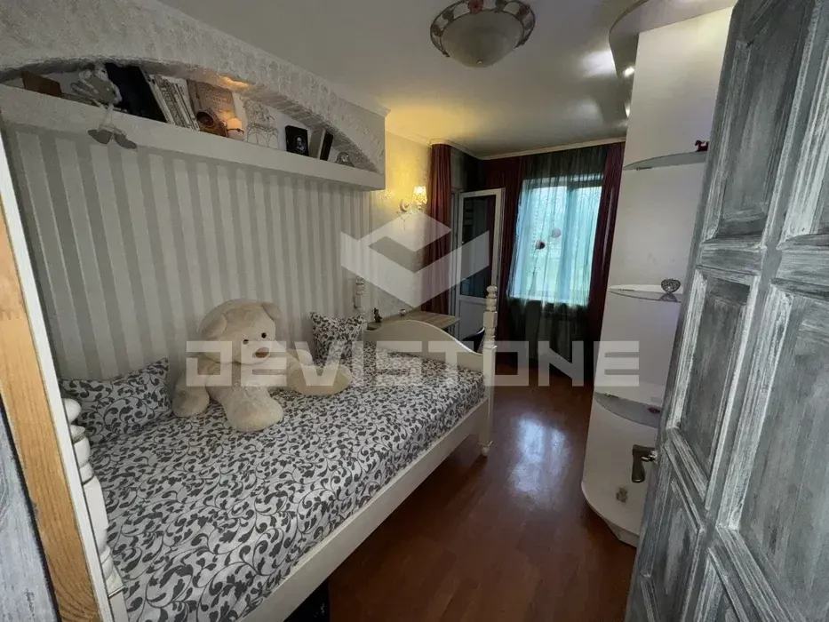 Оренда 2х на першому поверсі Набережна Оболон 9