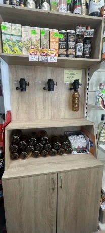 Торговий стелаж для розливних напоїв