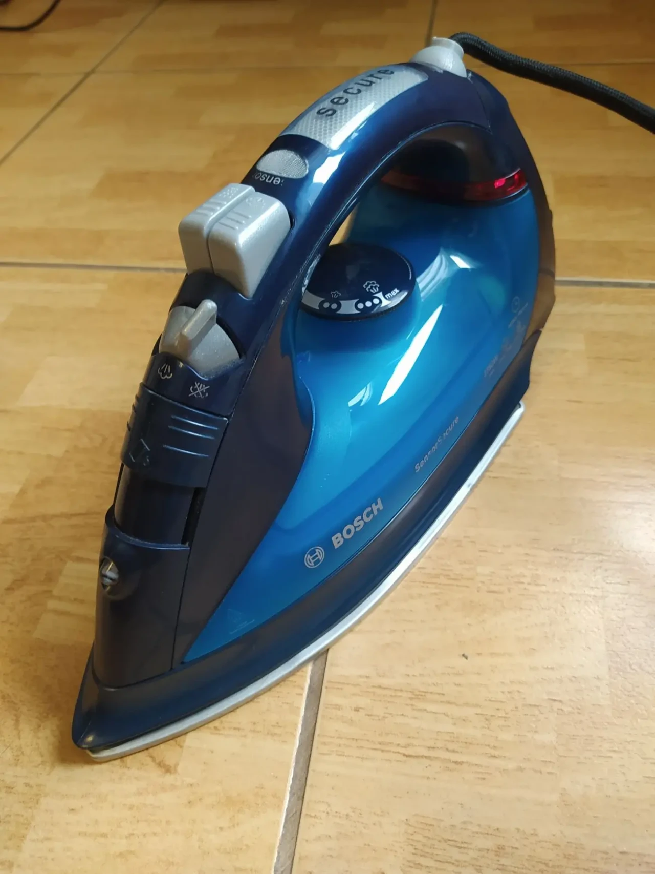 Праска (утюг) bosch sensor secure