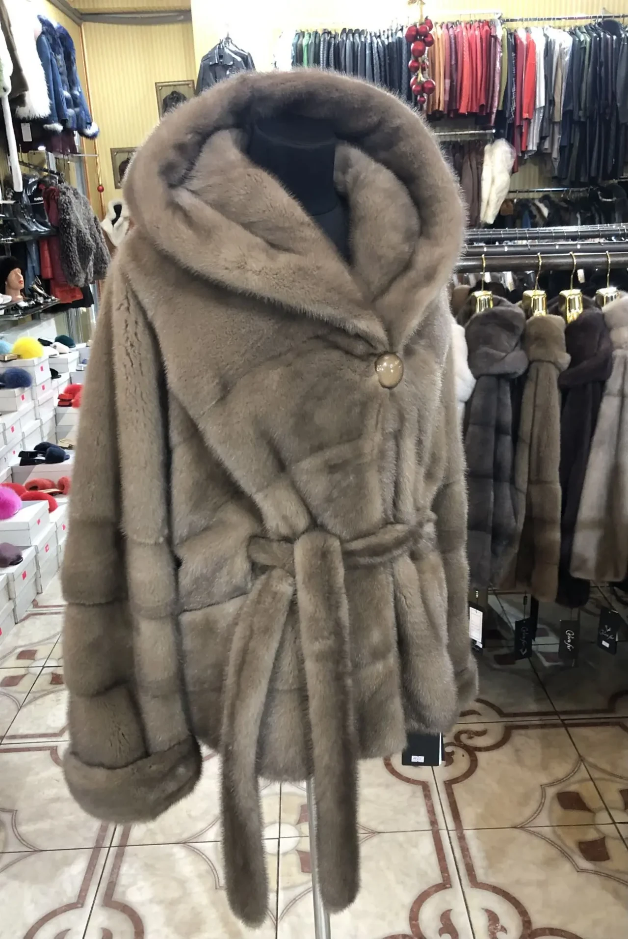 Шуба норкова капюшон кобра,паркетка пояс 7