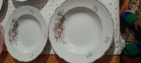 Красивая глубокая тарелка. СССР.