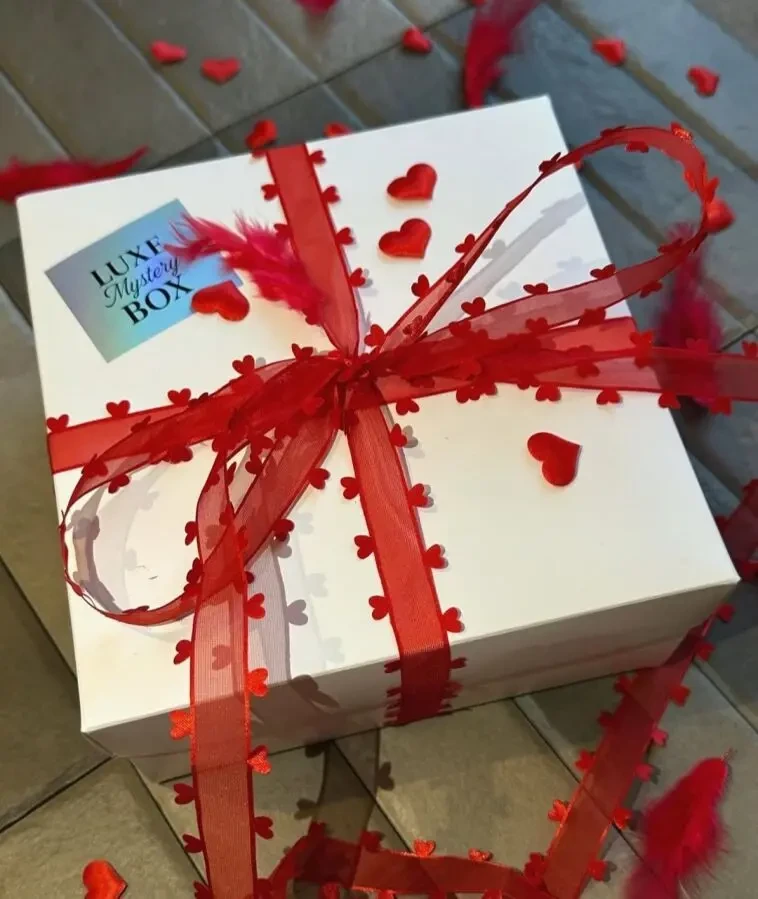 Подарунок для дівчини, таємний сюрприз бокс 4