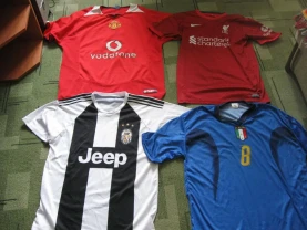 Футболки клубні та збірних