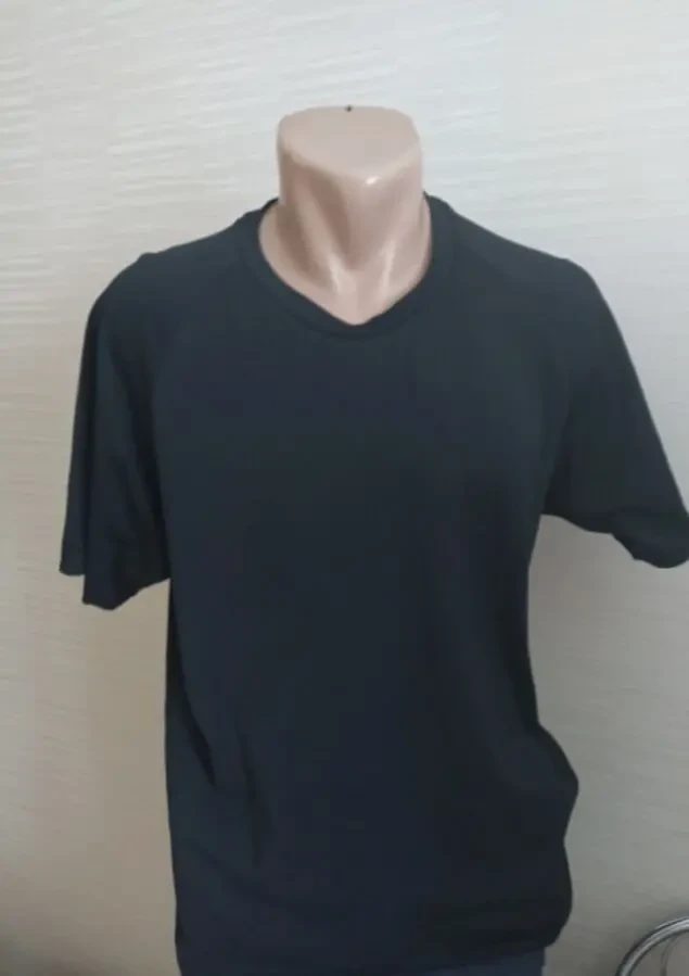 UniQlo Спортивная мужская футболка бесшовная черная М на 48 6