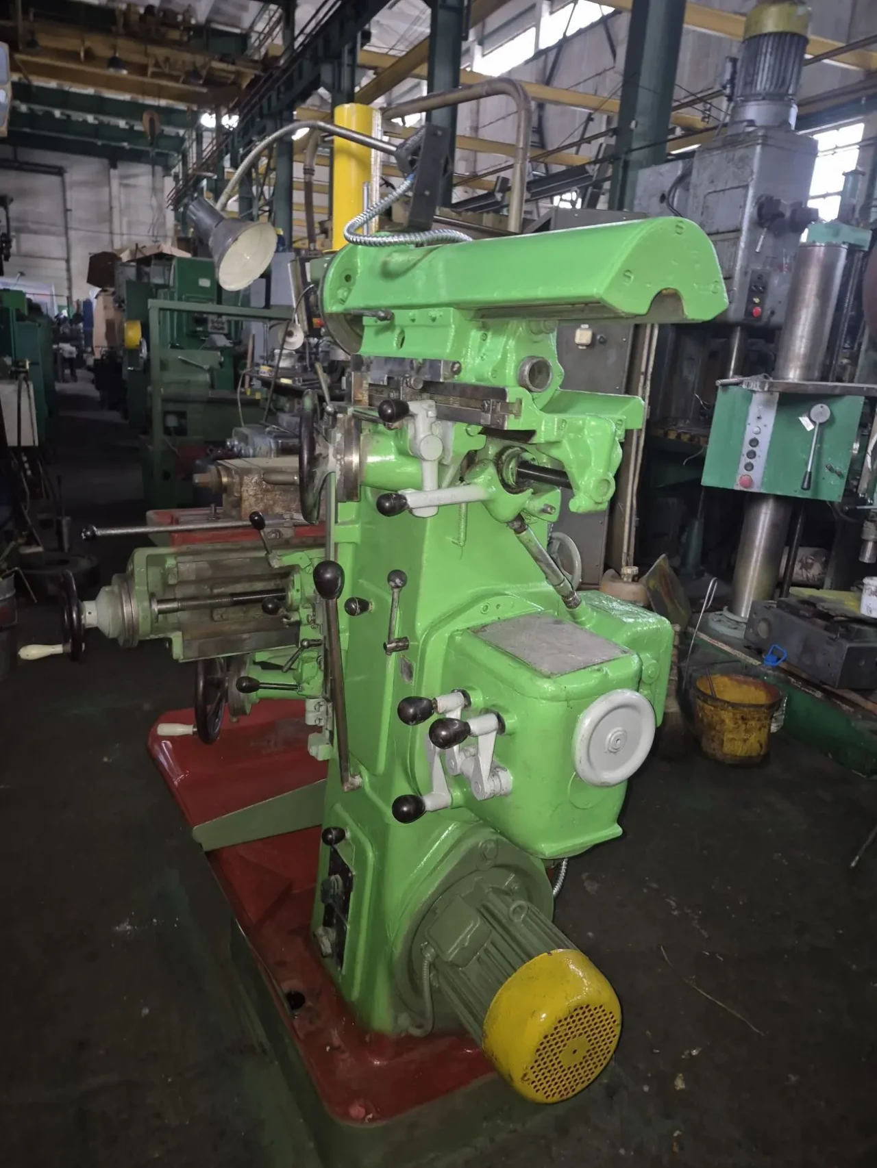 FUW 260x720 (Duplex 58) универсальный инструментальный фрезерный стано 5