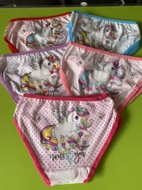 Трусики на дівчинку 8-9 років.