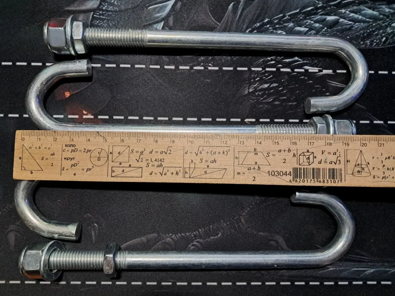 Болты строительные J-образные с гайками 2