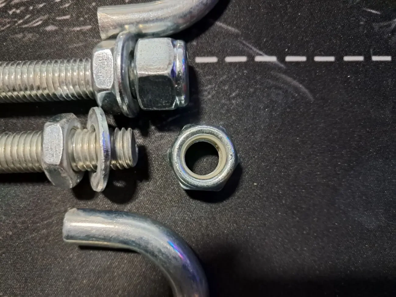 Болты строительные J-образные с гайками 3