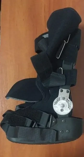 Ортези на коліно MaxTrax ROM Walker та BORT GenuXpress