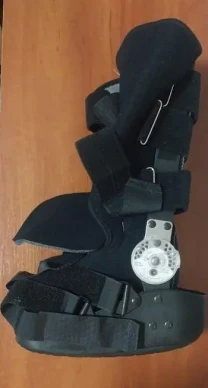 Ортези на коліно MaxTrax ROM Walker та BORT GenuXpress