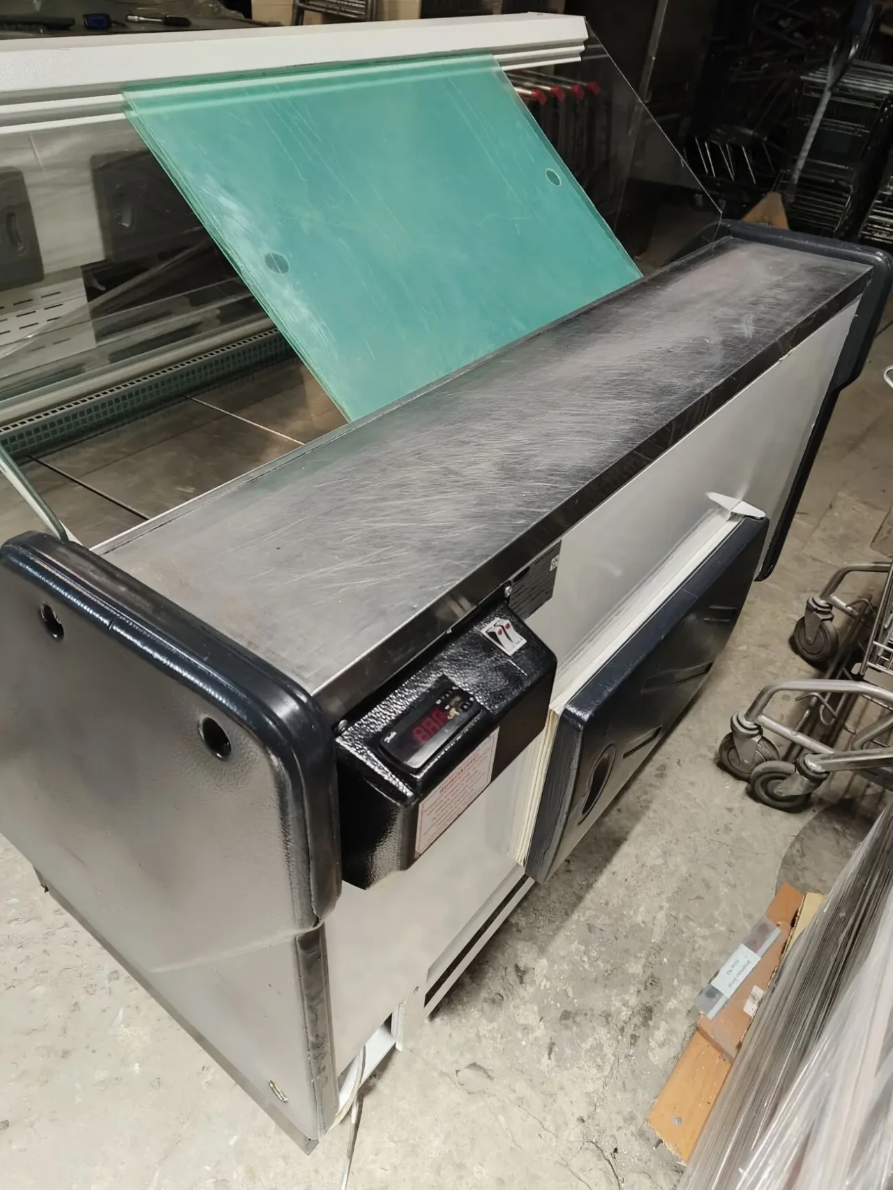 Холодильна вітрина Технохолод Невада,  вітрина холодильна 7