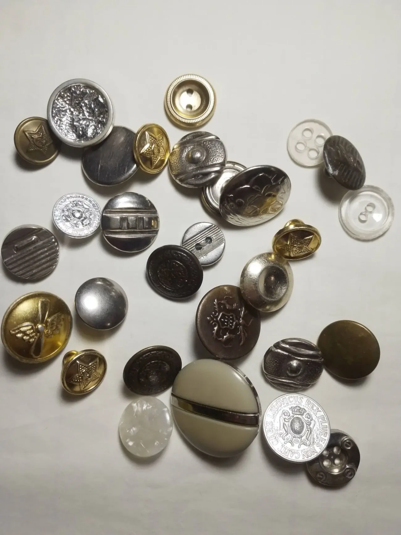 Пуговицы золотистые, серебристые, для рукоделия,одежды, металл, 2 кг 5