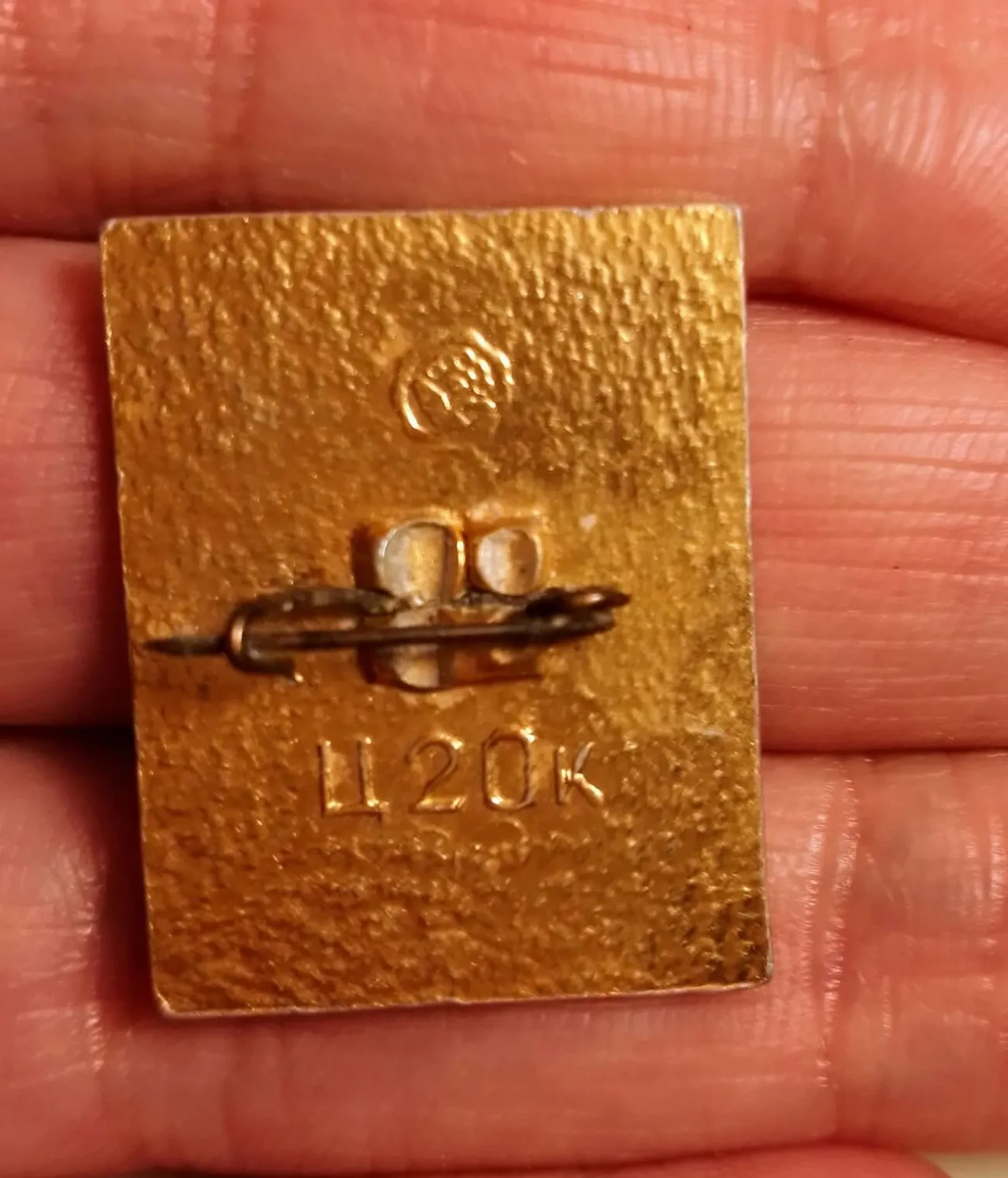 Брошь значок медведь белый и 8 марта ,ретро набор 2 вещи 5