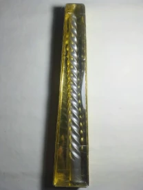 Серебристая витая свечка в подарок