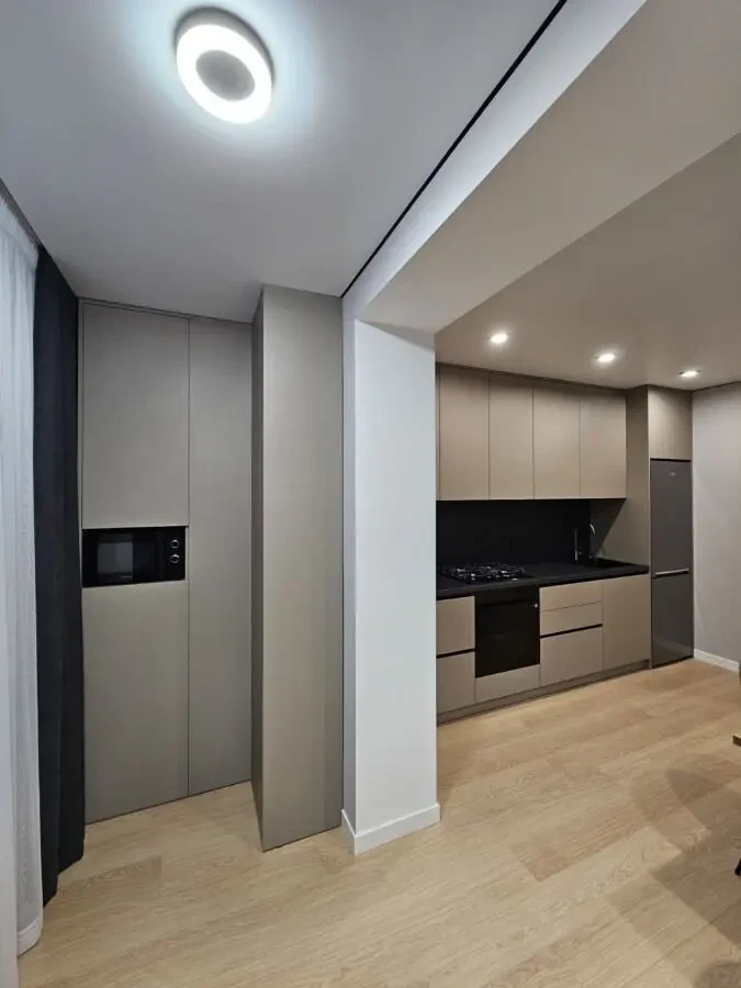 Сучасна 1к квартира в Центрі 5