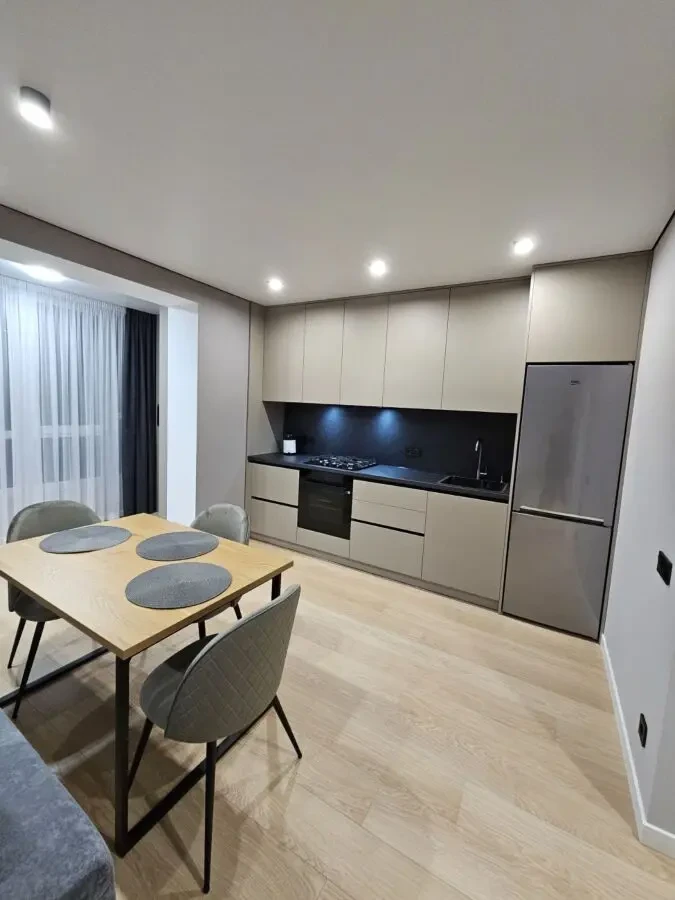 Сучасна 1к квартира в Центрі 2