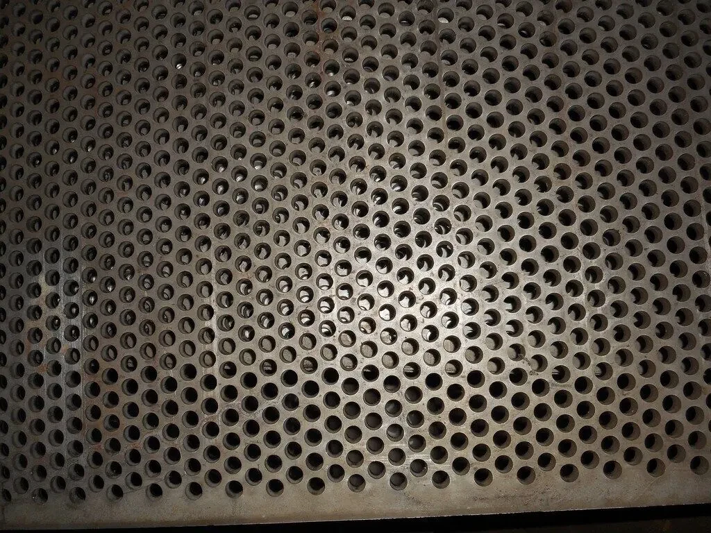 Продам трубы нерж, (разные) лист перфорированный, AISI 6