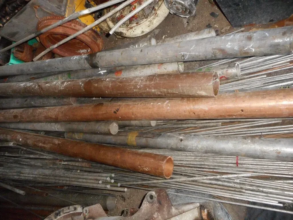 Продам трубы нерж, (разные) лист перфорированный, AISI 5