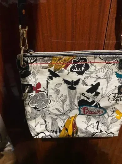 Сумка жіноча від бренду Sakroots 6