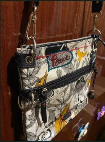 Сумка жіноча від бренду Sakroots