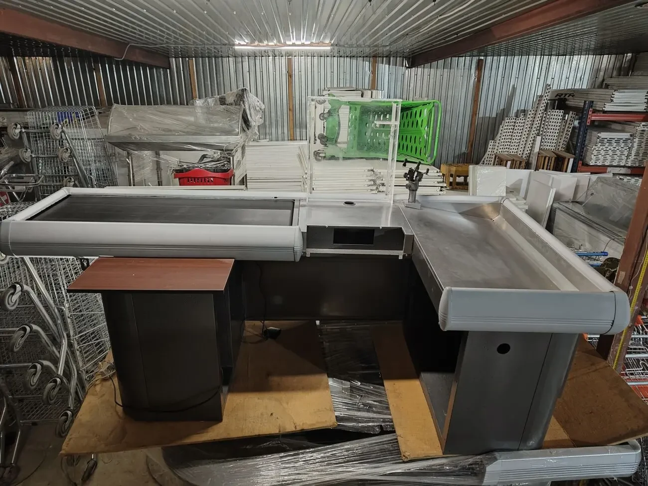 Касовий бокс 2,5 м, касовий прилавок, касове місце, місце кас 2