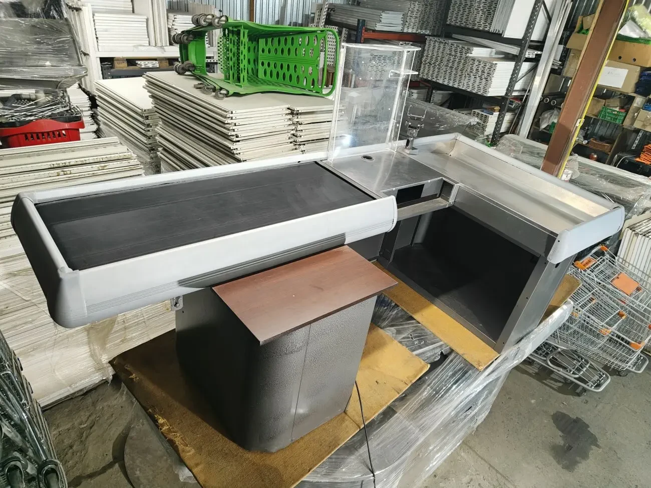 Касовий бокс 2,5 м, касовий прилавок, касове місце, місце кас 6