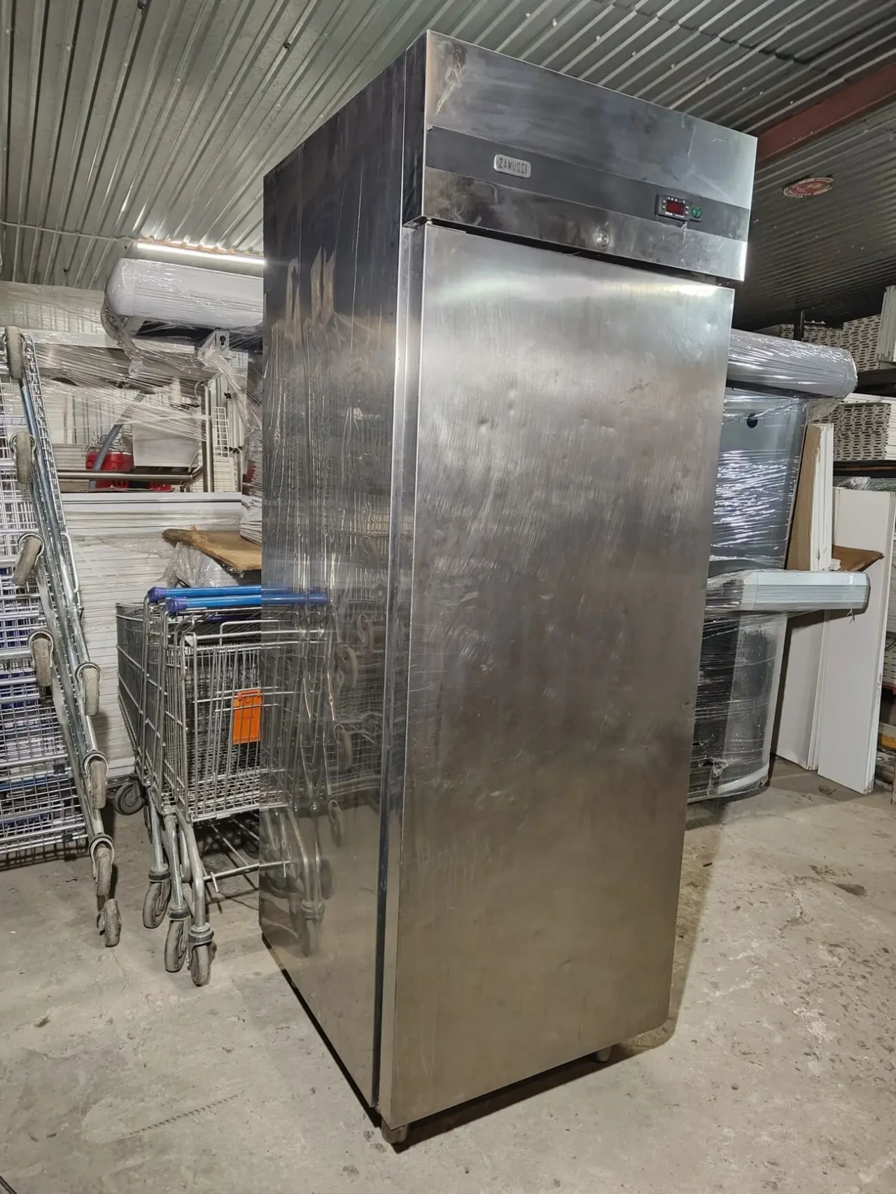 Холодильна шафа Zanussi, холодильна промислова шафа, вітрина хо 6
