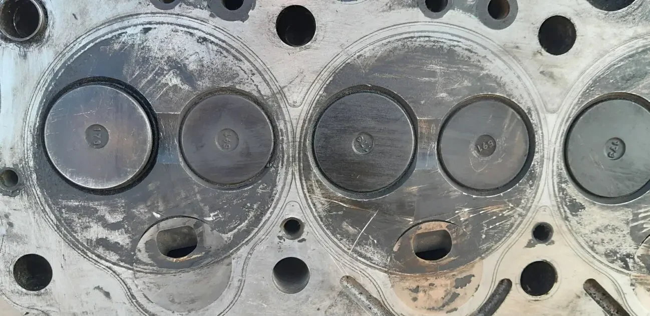 R09158143 ГБЦ Головка блока Опель Астра Вектра 1,7 ТД 4