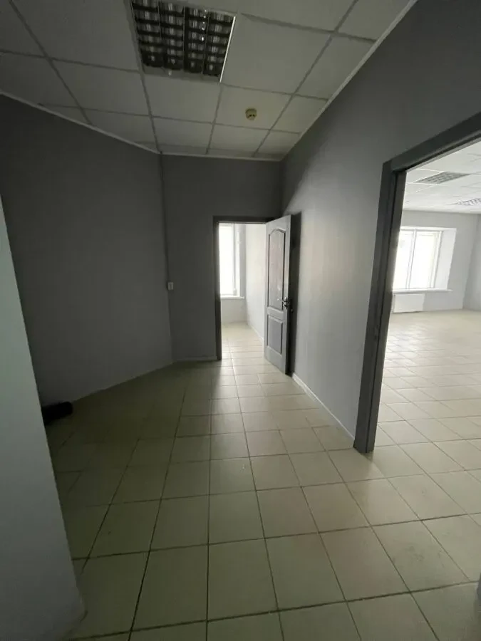 Сдам помещение под офис или услуги ул Боброва, Майдан Озёрный 7