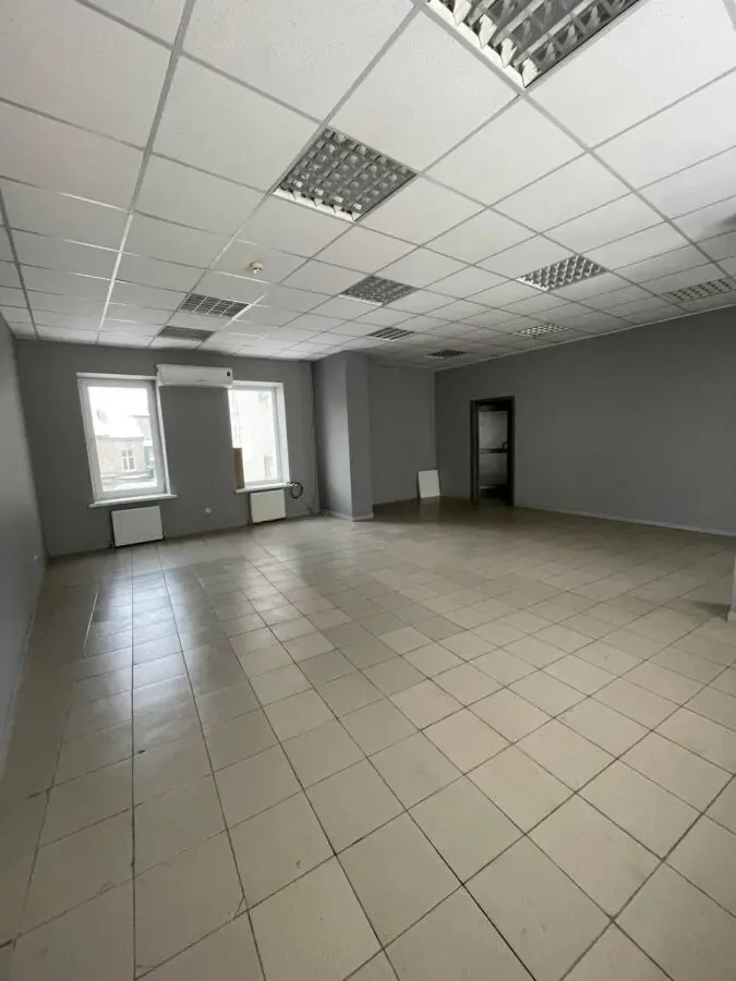 Сдам помещение под офис или услуги ул Боброва, Майдан Озёрный 3