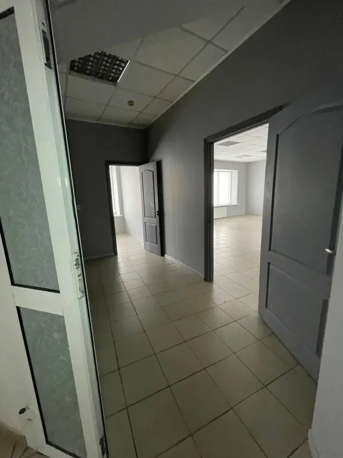 Сдам помещение под офис или услуги ул Боброва, Майдан Озёрный 2