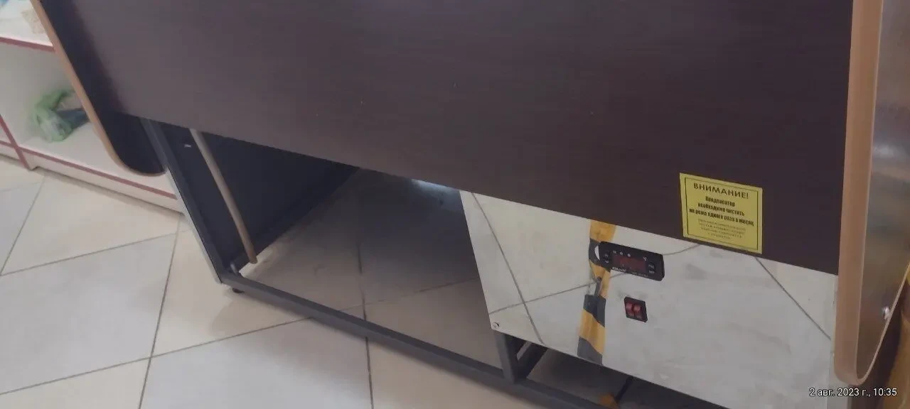 Холодильная кондитерская витрина 4