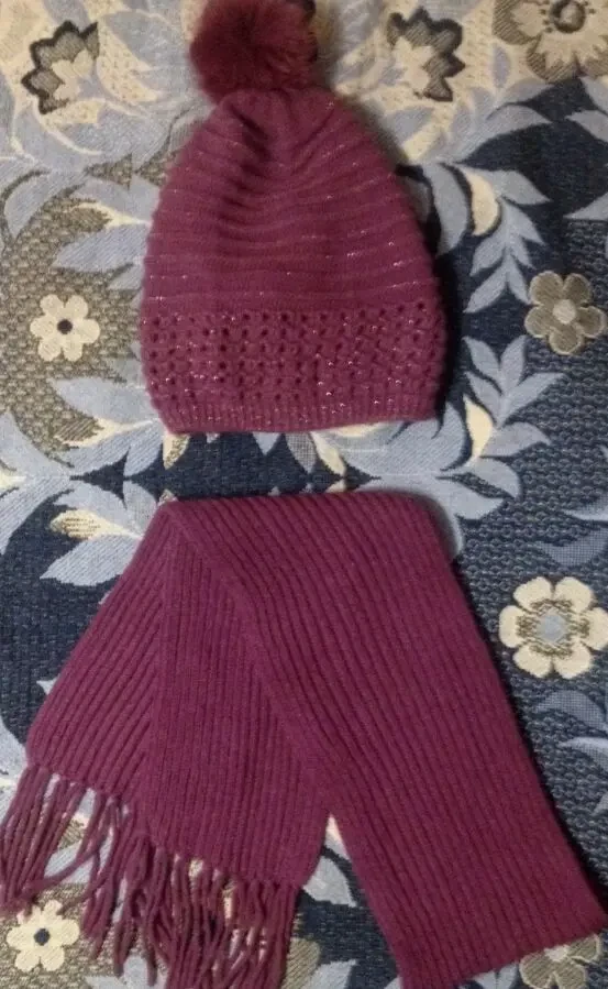 Импортный комплект зимняя шапка и шарфик.