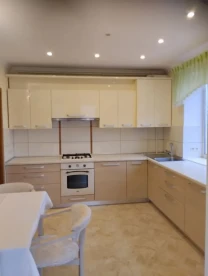 Простора дворівнева квартира 4 кімн. у престижному районі Без комісії