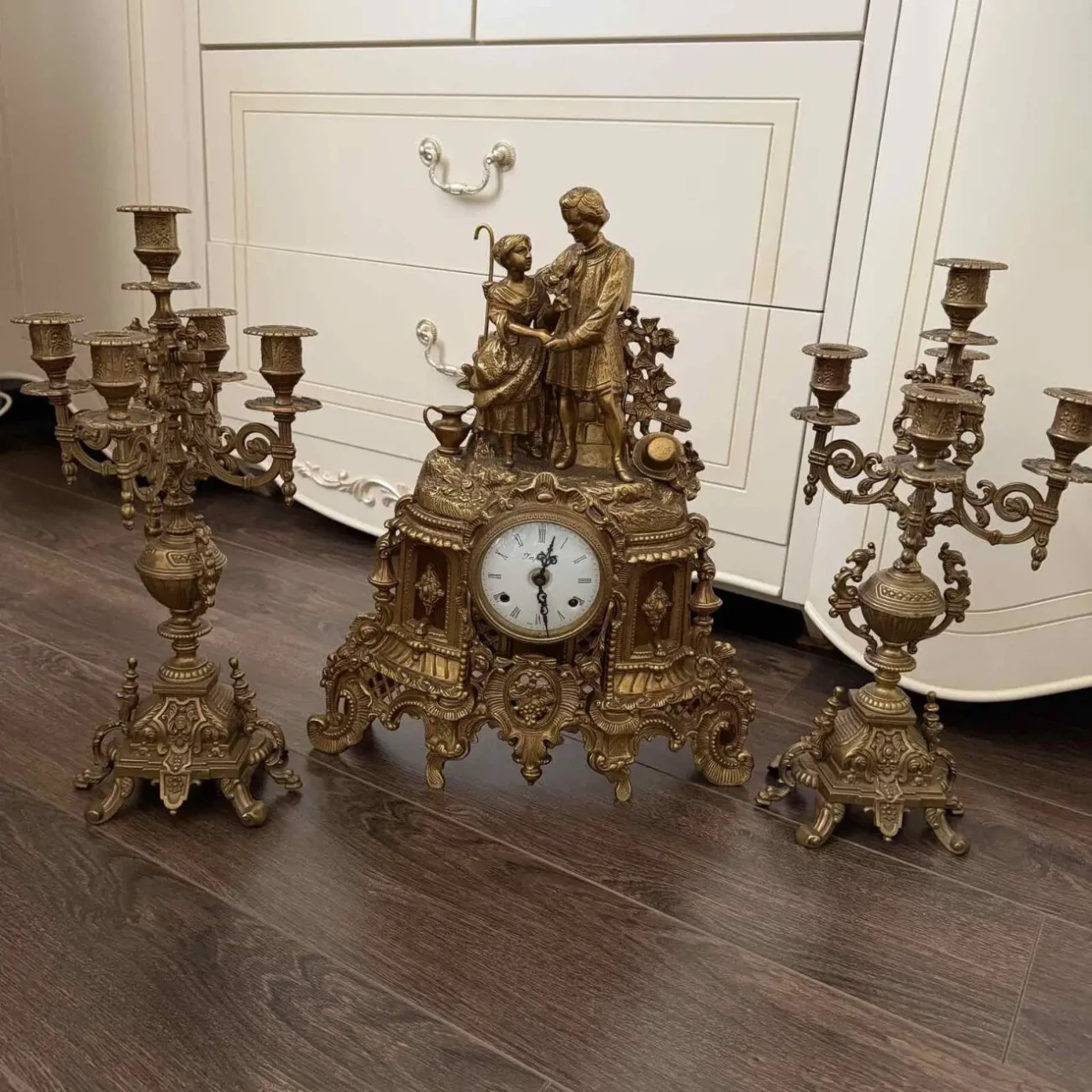 Камінний набір годинник з канделябрами вінтаж з Європи