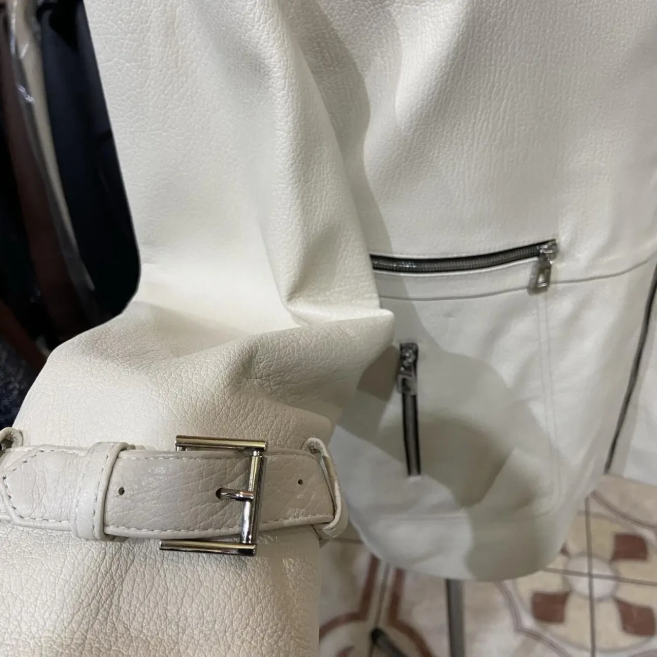 Куртка шкіряна джамбо,біла,подовжена 5